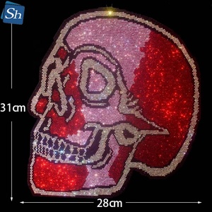 Transfert thermocollant tête de tigre en strass, motif animal rugissant, applique en cristal noir et or pour t-shirts graphiques streetwear audacieux - Product Image 2