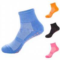 Chaussettes de trampoline professionnelles en coton tricoté avec points adhésifs antidérapants pour les centres d'éducation précoce des jeunes, la maison, le yoga, personnalisation du logo