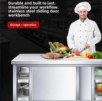 Table de préparation commerciale en acier inoxydable peu encombrante avec accès double côté pour cuisines de restaurants très fréquentés