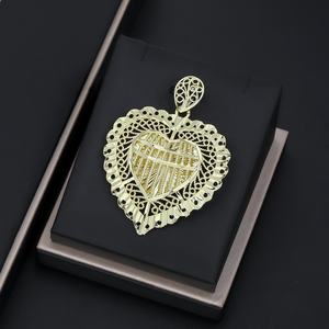 Collier pendentif pour femme JXX plaqué or 18 carats avec breloques cœur ajourées colorées - Product Image 4