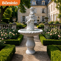 Fontaine en marbre naturel sculptée à la main avec deux chérubins et bassin en coquille, pour jardin extérieur, villa et décoration de cour.