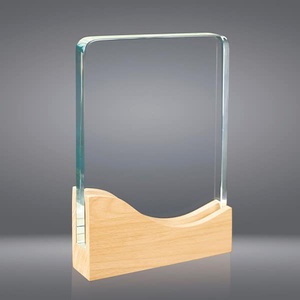 Trofeo Rettangolare in Vetro Ottico con Base in Legno di Faggio - Product Image 1