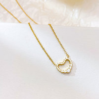 Delicado Collar con Colgante de Corazón Abierto con Circonitas, Acero Inoxidable 316L con Baño PVD, Antideslustre, Joyería Minimalista para Mujer, Regalo, Venta al por Mayor, OEM