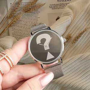 Montre pour femme avec bracelet en maille noire, cadran à signe de question, boîtier argenté, design unique, nouvelle montre de luxe pour femme, montre à quartz pour femme d'affaires - Product Image 3
