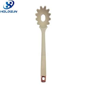 Utensilio de cocina resistente <span class=keywords><strong>al</strong></span> calor de alta calidad, cuchara de silicona para servidor de <span class=keywords><strong>espagueti</strong></span>, cuchara para Pasta con mango de goma - Product Image 1