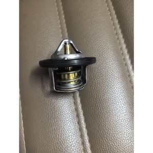 เทอร์โมสตัทน้ำหล่อเย็นเครื่องยนต์ 82 17670-63J00 สำหรับ Suzuki Vitara Swift Sx4 - Product Image 2