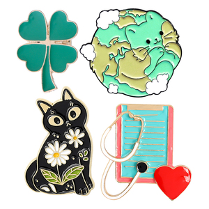 Insigne <span class=keywords><strong>hippie</strong></span> en métal avec logo gratuit Promotion de la fabrication Broche médicale douce Épinglette en émail - Product Image 2