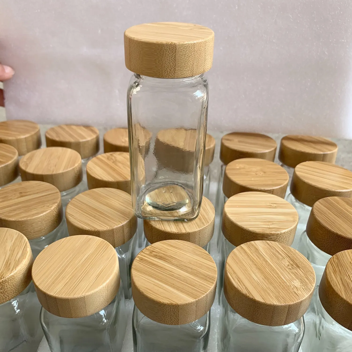 4oz 120ml kitchen square small spice pepper glass bottles seasoning jar box bottle with shaker bamboo wooden tops lid