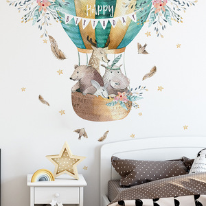 Ippopotamo cartone animato Orso Cervo Sika in Hot Air Balloon Wall Stickers Creativo Soggiorno Camera Da Letto Carta Da Parati Smontabile Della Parete del capretto decalcomania