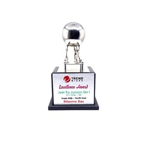 Trofeo de trabajo en equipo de metal de alta demanda para valores de equipo o esfuerzo unificado y el logro disponible al mejor precio - Product Image 1