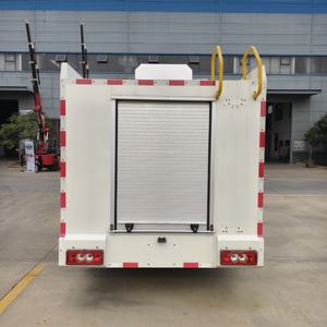 Camion de secours d'incendie d'urgence 4x2 avec produit de camion de lutte contre l'incendie par arroseur d'eau - Product Image 4