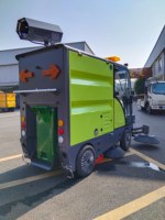 Balayeuse routière à cabine fermée pour les rues et les parcs industriels