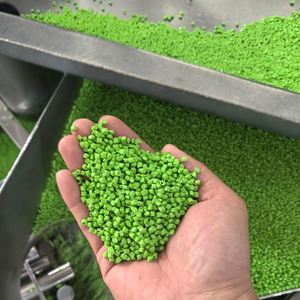 Gránulos de Color Rojo para Inyección de Plástico, Producción en Fábrica China - Product Image 2