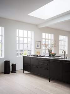 Customized <b>Black</b> High Quality Luxury High <b>Gloss</b> Modular Lacquer Kitchen Cabinets <b>Black</b> Melamine Kitchen Furniture Design - Product Image 6