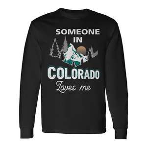 T-shirt rétro à manches longues avec motif de montagne au coucher du soleil, « Someone in Colorado Loves Me », vêtements promotionnels - Product Image 1