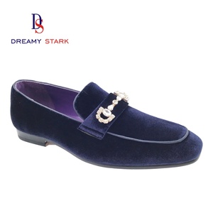 Boules de soirée personnalisées OEM avec logo, en velours, luxe discret, ornées de strass, avec éclairage intégré pour la saison automne - Product Image 1