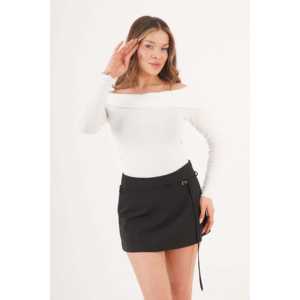 Black Vintage <b>Mini</b> <b>Skirt</b> with Button Decoration Genuine <b>Leather</b> XS Size Short Woolen Silk Knitted Fabric Minimal Belt Detail - Product Image 2