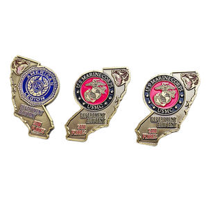 Badges de souvenir d'anime en métal plaqué nickel noir en gros, badges de casquette en émail doux personnalisés avec des motifs de dessins animés mignons - Product Image 3