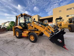 Chargeuse-pelleteuse JCB 3CX neuve de 8,1 tonnes, moteur diesel d'origine, godet 4-en-1, attache rapide, 0 heure, garantie usine, certifiée CE EPA - Product Image 3