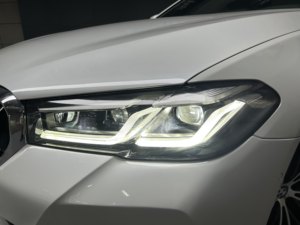 Auto Usado <span class=keywords><strong>BMW</strong></span> Serie 5 <span class=keywords><strong>2022</strong></span> Facelift 530Li Paquete <span class=keywords><strong>M</strong></span> Sport 2.0T 185kW 252hp <span class=keywords><strong>8</strong></span> Velocidades con Tracción Trasera Distancia entre Ejes de 3105mm <span class=keywords><strong>BMW</strong></span> E60 - Product Image 5