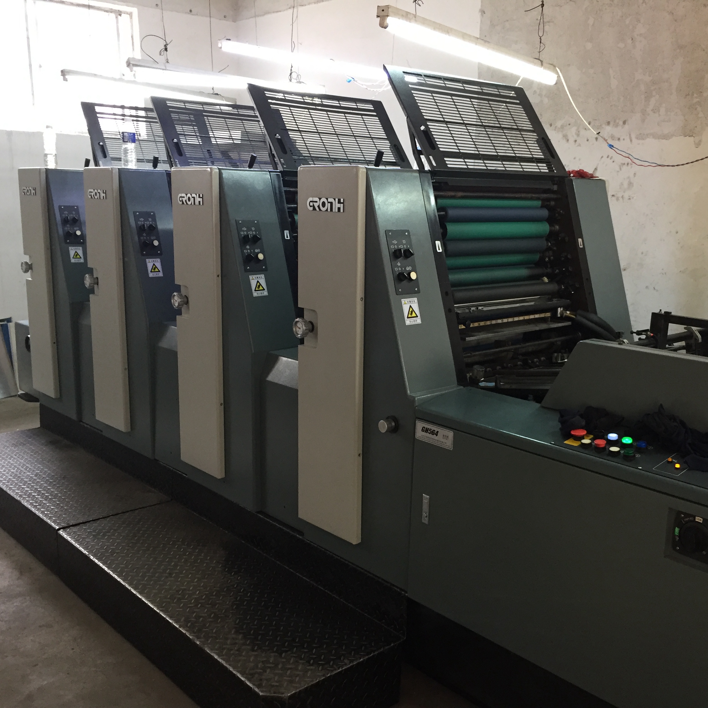 Komori sprint velocidad maestro SM gto impresora offset de máquina de impresión de revistas