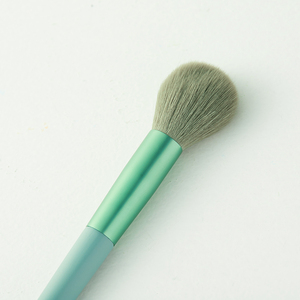 Productos cosméticos de moda Herramientas de maquillaje Cepillo redondo de buena calidad Mango de madera verde Cepillo resaltador portátil de gran tamaño - Product Image 3
