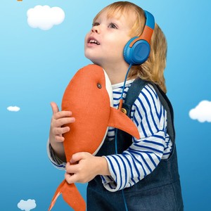 AWATRUE AT2 Wired Kids Headphones with 3.5mm Jack, Over-Ear Children Headset with <b>Microphone</b> for School, Learning & <b>Gaming</b> - Product Image 4