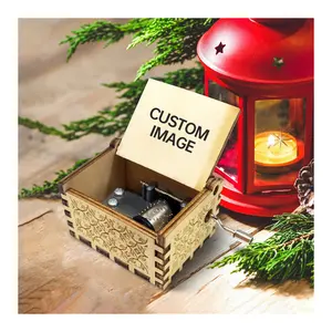 छोटे संगीत बॉक्स धूप Suppliers-मेलोडी हाथ क्रैंक लेजर उत्कीर्ण लकड़ी के संगीत बक्से प्यारा छोटे हाथ-cranked लकड़ी संगीत बॉक्स प्राचीन संगीत बक्से मामले छुट्टी के लिए