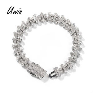 Gelang UWIN 2025 Reverse Cross Cluster Mini Cross Link Chain, Gelang Tangan Berlapis Emas <span class=keywords><strong>18K</strong></span>, Perhiasan Fashion - Product Image 1