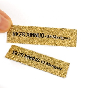 Logo de marque haut de gamme Jacquard personnalisé vêtements marque fin pli tissu tissé étiquette Satin tissé col étiquette boucle pli étiquettes de vêtement - Product Image 4