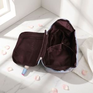 Sac fourre-tout en toile imprimé à l'écran avec motif de dessin animé personnalisé - Grande capacité, durable, réutilisable, sac à bandoulière tendance pour cadeaux et événements - Product Image 2
