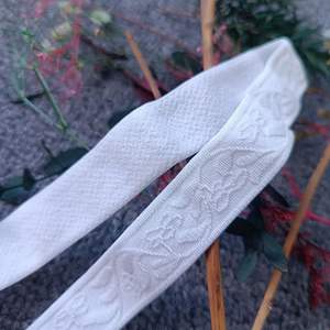 Alça de Ombro de Seda Leve de Nylon de 1.8CM, Atacado, Alta Qualidade, Antiderrapante, Alça de Sutiã Elástica Jacquard - Product Image 1