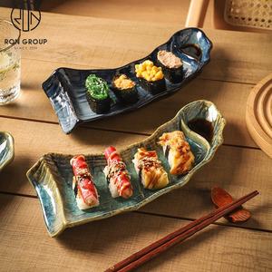 Plateau de <span class=keywords><strong>sushi</strong></span> japonais ondulé créatif de 12 pouces avec porte-sauce assiettes bleues et vertes de restaurant d'hôtel - Product Image 3