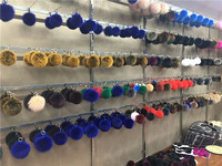 Pompons en fourrure de raton laveur naturelle personnalisés de 15 cm pour accessoires de chapeau en tricot pour adultes et enfants, fabrication artisanale, luxe, vente en gros, décoration d'hiver