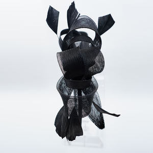 بيع بالجملة عالية الجودة للسيدات أنيقة فاشيناتورس الأكثر شعبية سباق الخيل والحفلات نمط عصابات الشعر القبعات السوداء فاسكو - Product Image 4