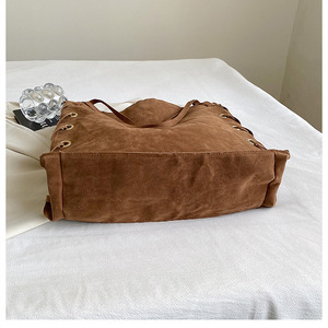 Женская Замшевая сумка через плечо с бахромой - Product Image 5