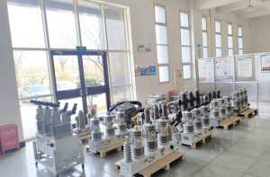 27kv cực gắn tự động recloser 12kv ba pha chân không ngắt mạch 20ka phá vỡ công suất 50/60Hz với giá cả cạnh tranh - Product Image 4