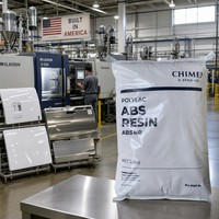 Granulés ABS haute brillance en gros, qualité injection, pour panneaux de porte de réfrigérateur, fourniture d'usine OEM pour appareils électroménagers
