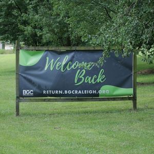 Mallas de Construcción para Cercas, Pancartas, Banderas Portátiles de Vinilo, Banderas con Impresión Digital, Vinilos para Pancartas, Pancartas y Logotipos - Product Image 1