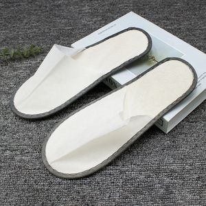 Logo personnalisé Vente en gros de pantoufles en coton Pantoufles de spa de luxe blanches à bout fermé pour hôtel pour invité - Product Image 5