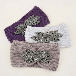 1 pièce Bandeau large tricoté en polyester épais et chaud pour femme, style européen-américain, avec strass papillon, élastique uni - Product Image 1