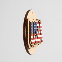 Ornement suspendu en contreplaqué 3D avec drapeau américain |   Décoration patriotique personnalisée en couches |   Fournitures en gros pour la Fête de l'Indépendance 2026 |   Impression UV