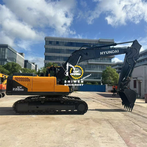 Excavatrice sur chenilles Hyundai HX220HD d'occasion, moteur Cummins, faible nombre d'heures, modèle 2023, 148 CV, engrenage et pompe inclus - Product Image 5