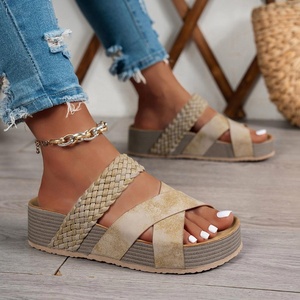 Nouvelles sandales compensées pour femmes, design sans bride, décontractées et tendance, pour l'été et le printemps, diverses options de couleurs, bout ouvert - Product Image 4
