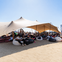Carpa Extensible de Lujo para Eventos al Aire Libre de 16m*18m, Personalizable en Tamaño y Color, para Ferias Comerciales
