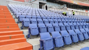 Yüksek Kapasiteli İstiflenebilir Katlanır Sandalyeler, Sırtlıklı HDPE Malzeme, Stadyumlar, Etkinlik Salonları ve Ticari Kullanım için 200kg Kapasite - Product Image 4