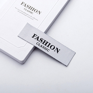 Etiqueta Tejida Personalizada Estándar, Etiqueta <span class=keywords><strong>de</strong></span> Cinta Clásica <span class=keywords><strong>de</strong></span> Moda Artesanal, Material <span class=keywords><strong>de</strong></span> Costura para <span class=keywords><strong>Ropa</strong></span>, Etiqueta Bordada - Product Image 2