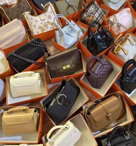 Vente en gros directe du fabricant : Nouveaux sacs à main en cuir de créateur, sacs mixtes d'<span class=keywords><strong>occasion</strong></span> pour femmes, Grade A+, Sacs à prix abordable - Product Image 5
