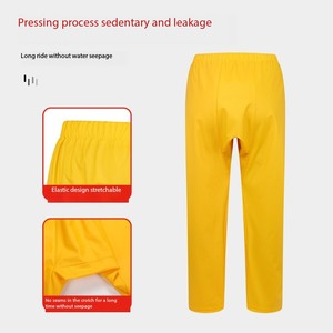 Traje Impermeable Amarillo para Lluvia, Chaqueta y Pantalones con Capucha Reflectantes de 2 Piezas, Ropa de Trabajo Resistente - Product Image 2