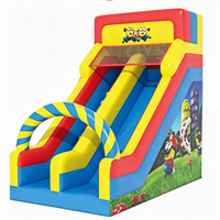 Parc de jeux gonflable commercial multi-activités en PVC avec toboggan, zone d'obstacles et aire de saut pour location événementielle, fêtes foraines et carnavals
